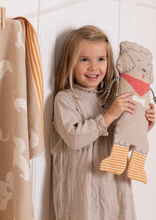 Lade das Bild in den Galerie-Viewer, Kinder Kuscheldecke Hund Decke in Puppe Geschenkidee